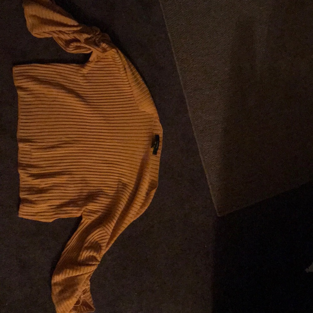 Thin long sleeve shirt